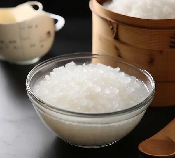 粽子糯米泡发时间大揭秘，恰到好处的泡发时长！,糯米泡多久恰到好处？揭秘包粽子的最佳糯米泡发时间,美食,恰到好处,第1张